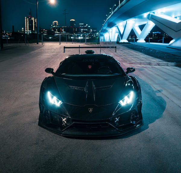 Huracan with chassis mount wing